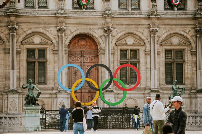 パリ市庁舎のオリンピックマーク