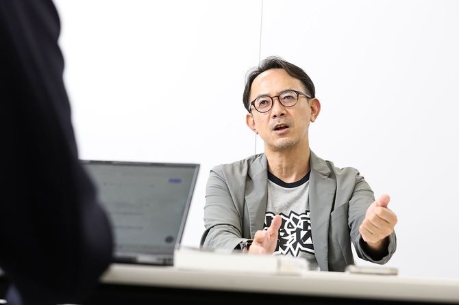 川邊氏は「いかがわしい者」こそが次の流行をつくるという