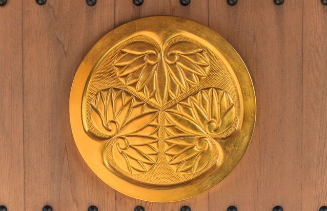 将軍一族徳川の金の紋章