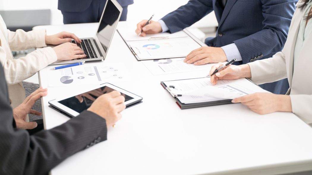 声が大きい人でも意見が多い人でもない…難航する会議で"トップ層から重宝されるタイプ"の意外な特徴 自分の存在感を示すためだけの発言は見抜かれる