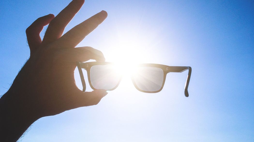 ｢サングラスは相手に失礼｣と言っている場合ではない…眼科医が警告する｢目の日焼け｣が招く重大リスク 失った視力が二度と元に戻らないケースも…