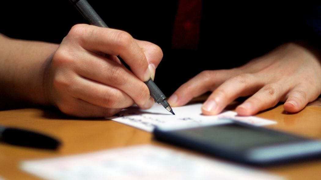 年賀はがき｢1等30万円｣税金がかかる人の条件 郵便局が教えてくれない意外な事実