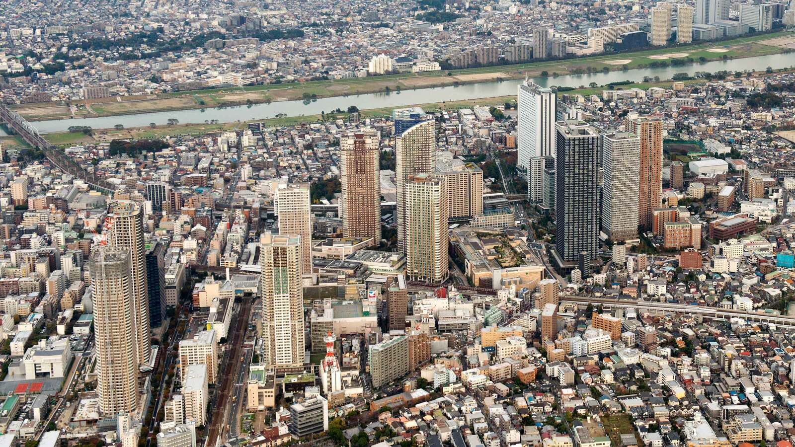 殺風景な工場地帯が､タワマン林立の高級住宅街に…武蔵小杉が｢憧れの住みたい街｣に変貌したワケ ｢建てておしまい｣のまちづくりから変わっている