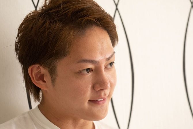 三崎優太氏の顔のアップ