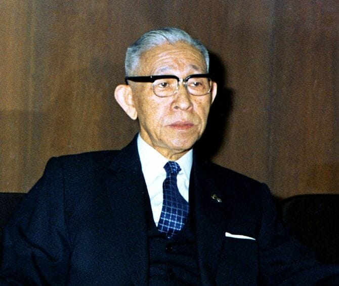 パナソニックを一代で築き上げた経営の神様・松下幸之助。大阪府第7回「なにわ賞」受賞、勲一等受章＝1972（昭和47）年1月7日撮影