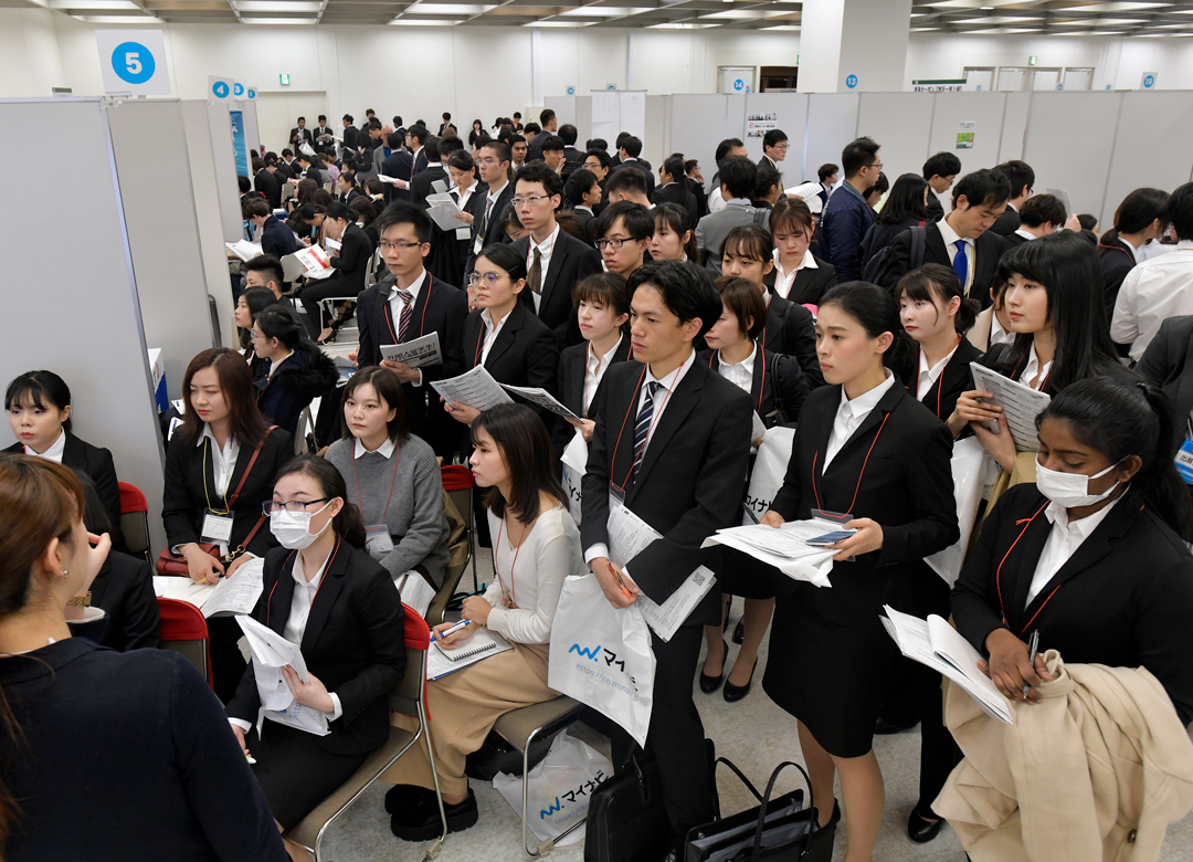 外国留学生急増の裏で進む