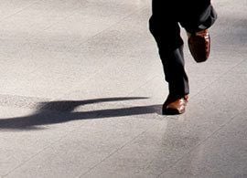 「仲間で頑張ろう」って、学生かよって