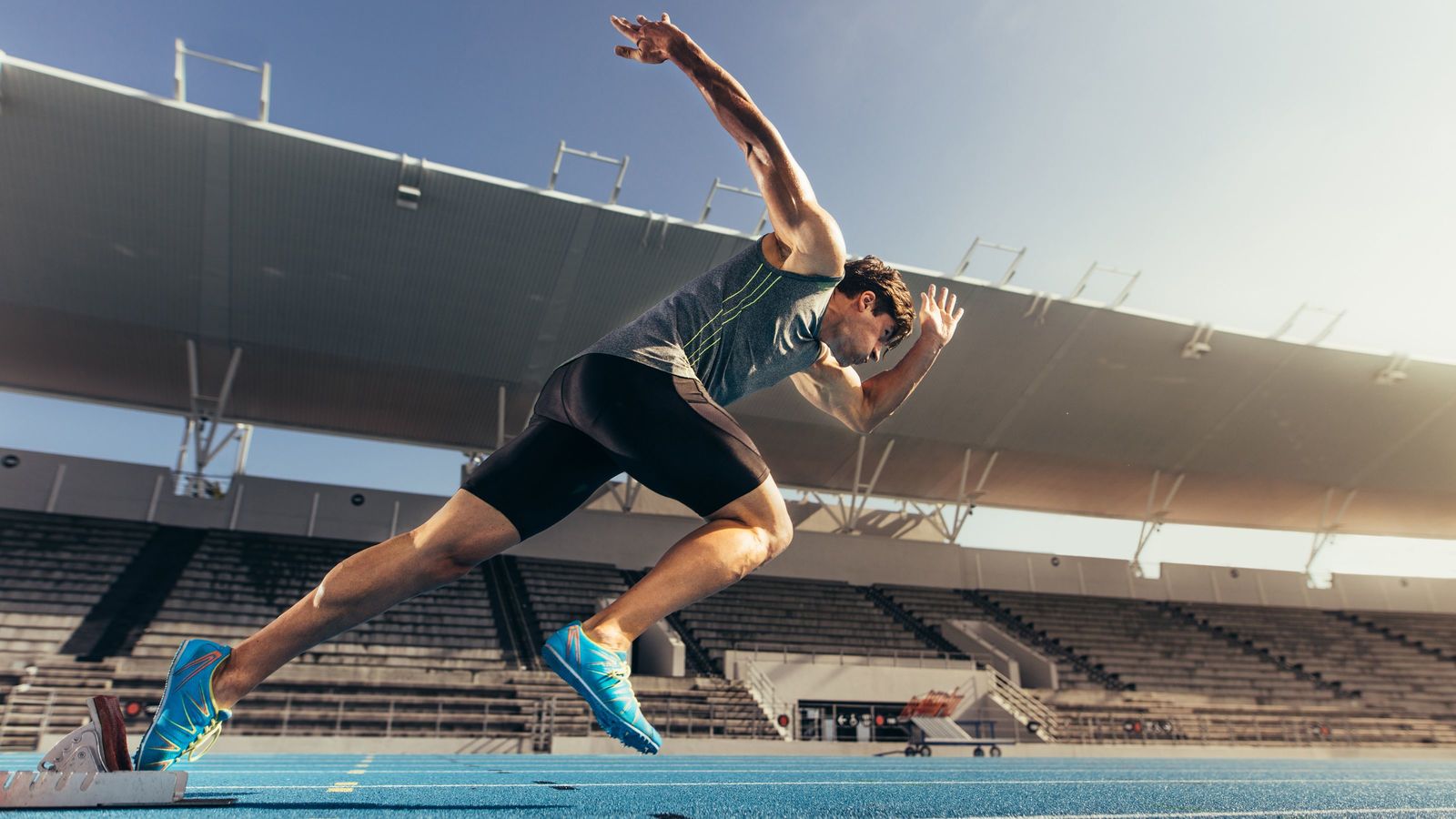 五輪陸上リレー銀メダリストが舌を巻く｢僕より速い45歳サラリーマンの練習法｣ 毎日3時起床で1時間坂道ダッシュ