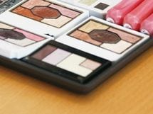 マーケティング職は高年収!? 女性人気の高い業界、日用品・食品・小売りメーカーの給与、見せます