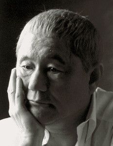 1947年、東京都出まれ。漫才、司会、作家、画家、そして映画監督とマルチな才能を発揮する。初監督作品は89年の『その男、凶暴につき』。その後98年の『HANA-BI』でベネチア国際映画祭・金獅子賞受賞。2003年の『座頭市』でベネチア国際映画祭・監督賞受賞。05年から東京芸術大学大学院映像研究科で講座を持つ。自ら脚本・編集・主演も兼ねる最新作『アキレスと亀』は9月20日よりテアトル新宿ほか全国ロードショー。