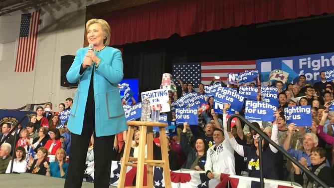 2016年の大統領選でスピーチするヒラリー・クリントン