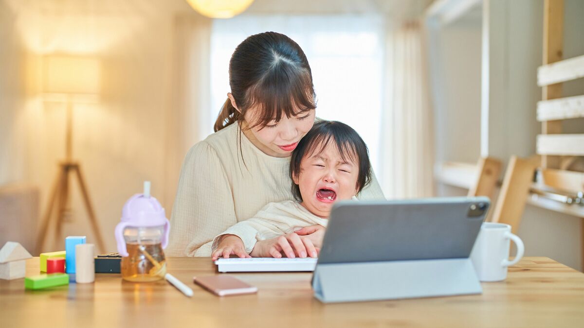 子育てを手伝ったことしかない年配政治家たちはまったく知らない...小児科医が語る「育休の現実」