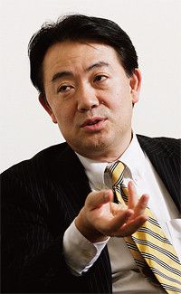 <strong>池田史郎</strong>●マーケティング本部本部長。1956年生まれ。80年北海道大学農学部卒業、アサヒビール入社。お客様生活文化研究所所長などを経て、現職。