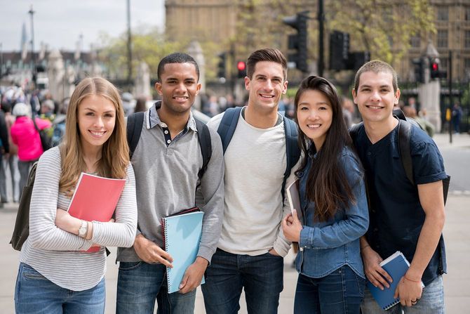 異なる人種の人たち