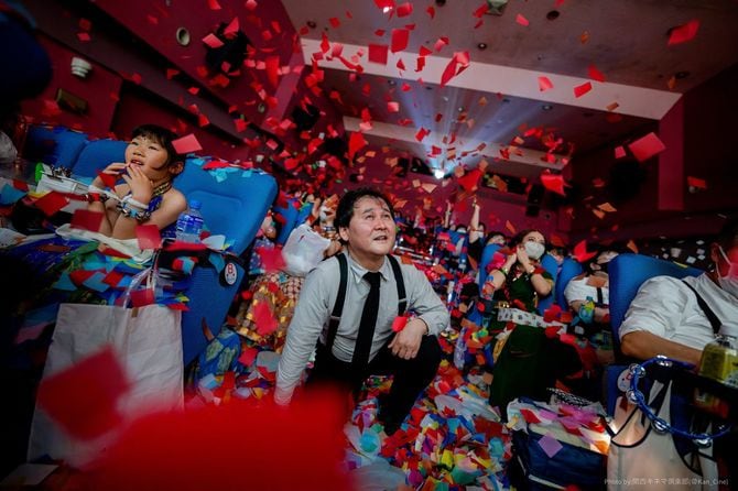 塚口サンサン劇場「マサラ上映」の様子