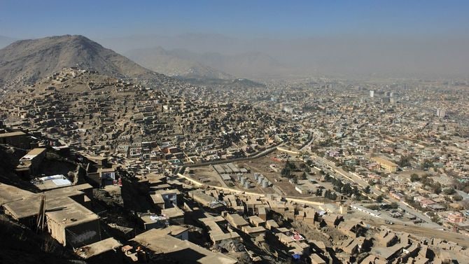 スモッグに覆われたカブールの眺め