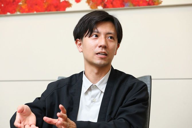 『歴史思考』の著者・深井龍之介さん