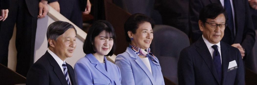 ブルー系ファッションでご活躍の愛子さま(24)雅子さまが仰った｢結婚できないかもしれない､とも…｣のお言葉の重み