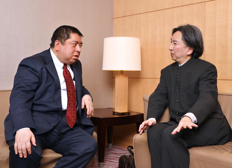 森首相の外交が