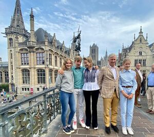 ベルギーの古都ゲントを訪れた国王一家