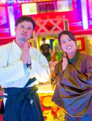 団体3位・サトシ＆アスカ。左から箸休めサトシ氏、五塔熱子氏。鳥取県琴浦町のNature Sauna所属。演目テーマは「千と千尋の神隠し」。使用アロマは「サンダルウッド＆ラベンダー・ローズ＆レモングラス・ユーカリ」