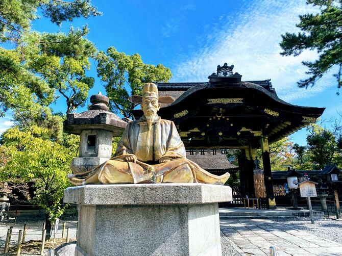 豊国神社と秀吉の像