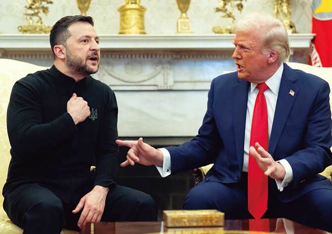 ワシントンD.C.のホワイトハウスで会談するウクライナのゼレンスキー大統領（左）とアメリカのトランプ大統領