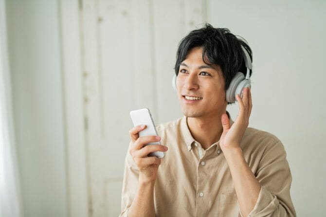 リスニングをする人