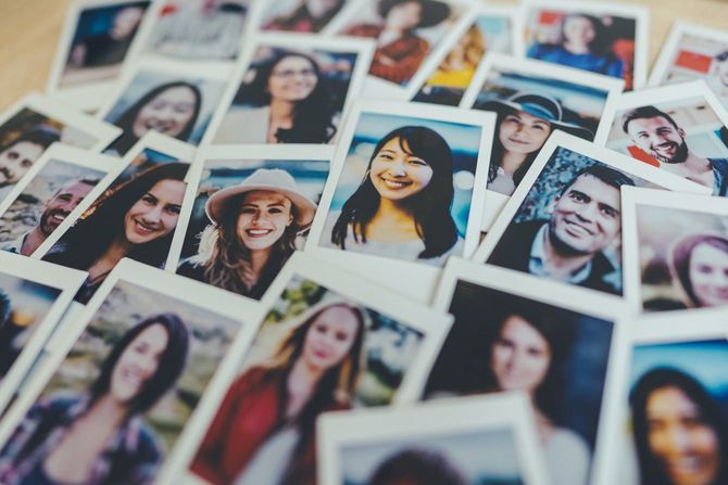 たくさんの人のポートレート