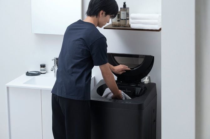 通常カラーバリエーションを用意した場合でも内部パーツは共通にするが、OSH fitではブラックモデル用に内部にグレーパーツを用意
