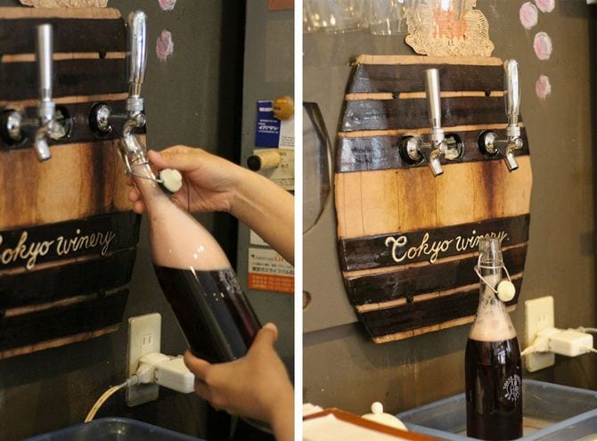 量り売りのワインを注ぐ