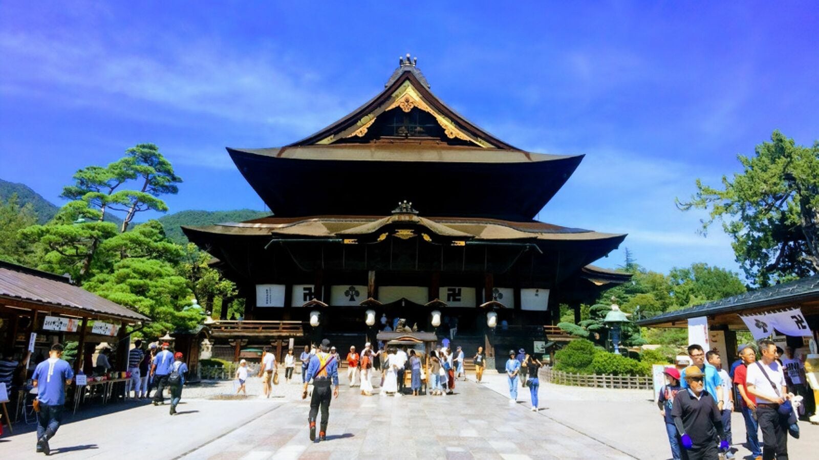 監視カメラ社会･日本で､なぜか宗教施設では設置が進まない…これから仏像盗難が確実に増えるワケ 午前8時､衆人環視の中｢お釈迦様の弟子｣が運び出された