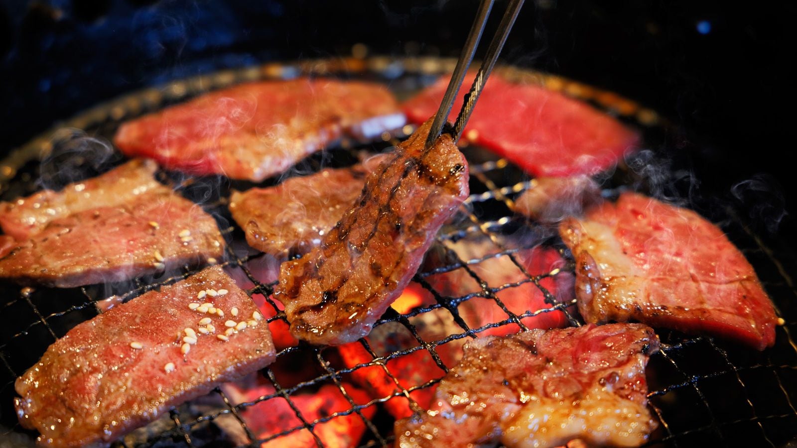 ｢コロナ後1年以内に肉の味が落ちる｣絶好調の焼肉店を待ち受ける3つのリスク ｢供給過剰｣で戦国時代に突入だ