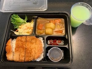 普段の食事（カツカレー弁当）
