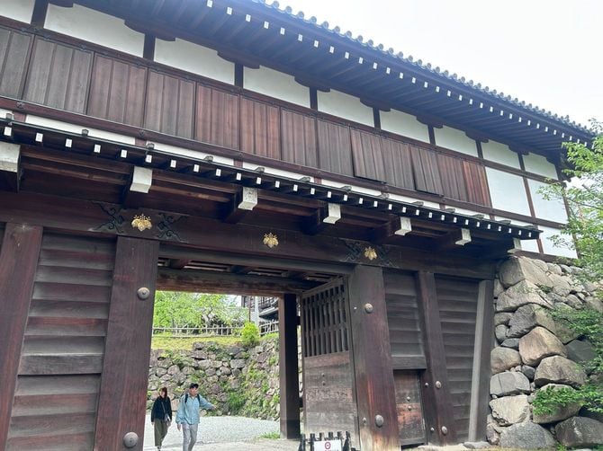 現在の大和郡山城、追手門