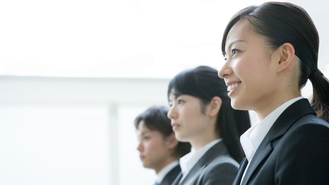 笑顔のビジネスウーマンたち