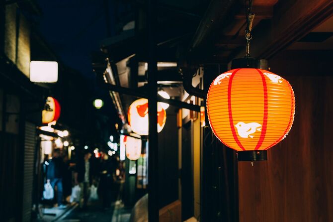 京都、先斗町の夜の風景