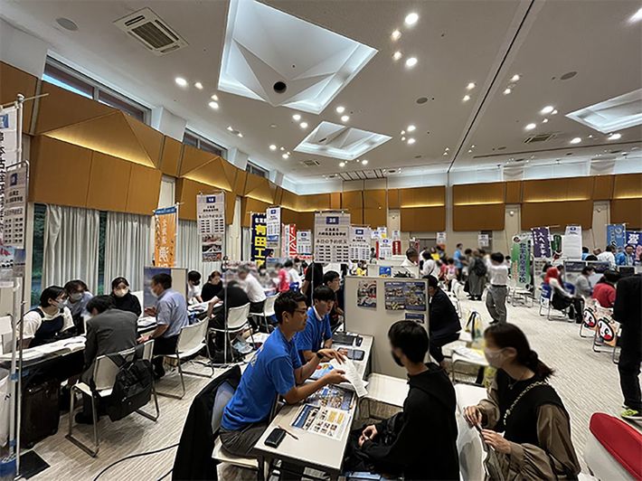 参画する学校が一堂に会する「地域みらい留学」合同説明会