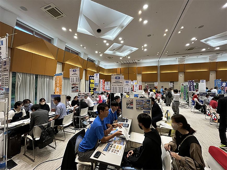 参画する学校が一堂に会する「地域みらい留学」合同説明会