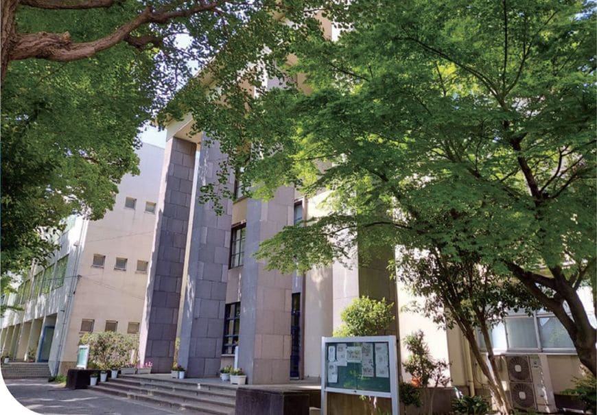 総理大臣を務めた吉田茂らを輩出してきた歴史がある日本学園。