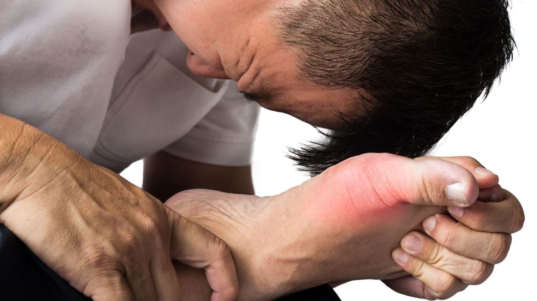 突然､骨折したかと思うほどの激痛が走った…贅沢とは無縁の48歳男性に痛風を発症させた"危険な好物" お酒はほどほど､体重は20年変わらなくても痛風になった