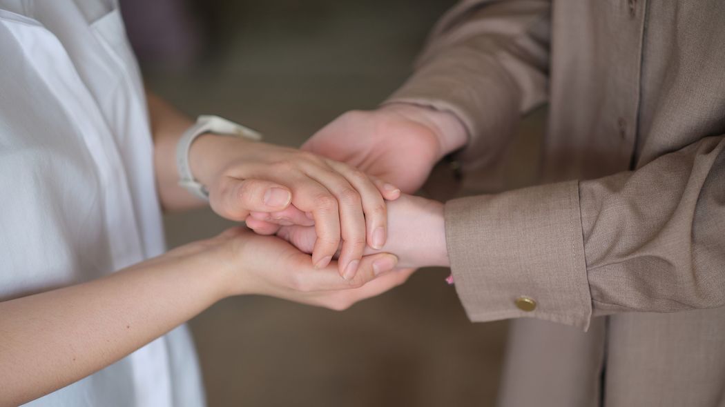 ｢悩みごとに感想を言う｣は絶対ダメ…｢子どもが不登校で｣と打ち明けてくれた人に返す寄り添いフレーズ 常に現在進行形で相手に寄り添い､相手の言葉を繰り返すのが一番