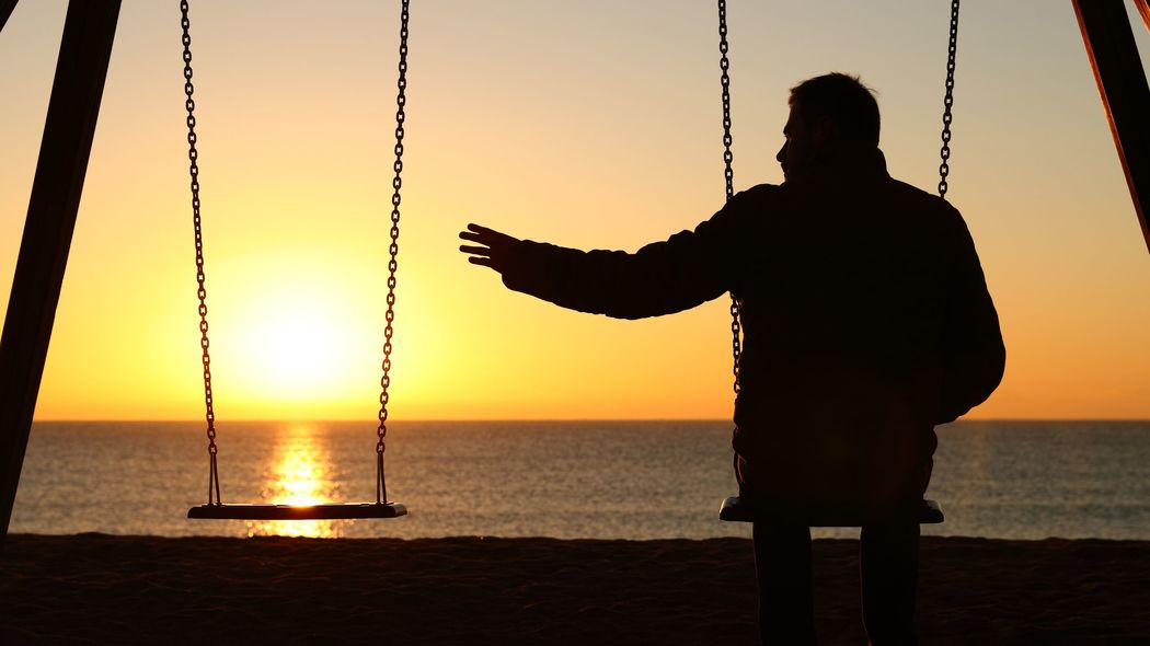 これ以上の後悔はしたくない…馴染みの居酒屋店主の訃報に錯乱した50代ライターが即行動に移したこと 亡くなった人には二度と会えない
