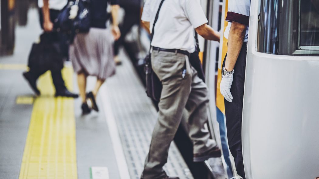 なぜ日本の通勤電車は｢地獄行き列車｣みたいなのか…｢会社から逃げたほうがいい人｣を見分ける14の質問 ｢会社に迷惑をかけたくない｣と躊躇する人は危ない