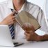 ジャケットを脱ぐと一発でバレる…夏の職場でよく見かける｢清潔感のない男性｣が着がちな"白いアイテム"