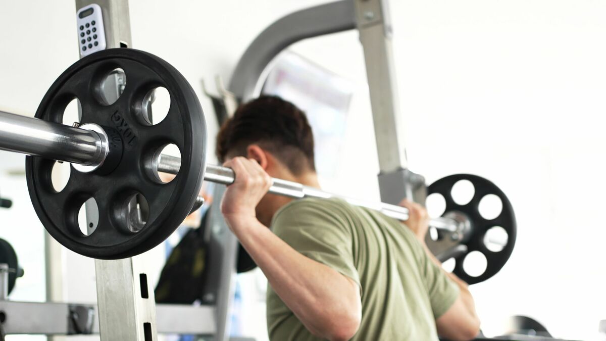 筋トレ中の姿を見ればわかる｣仕事熱心でトレーニングも頑張るのに