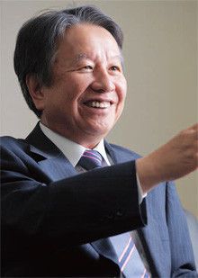 <strong>旭化成社長 藤原健嗣</strong>●1947年2月19日生まれ。69年、京都大学工学部卒、入社。98年、旭シュエーベル社長。2000年、取締役。03年、旭化成ケミカルズ社長。09年、副社長。10年、現職。