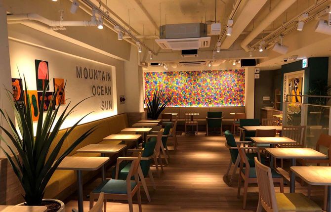 SDGs的取り組みを店舗設計や運営に導入したモスバーガー原宿表参道店（2021年12月15日オープン）