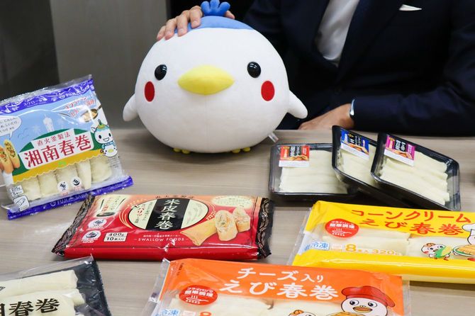 中央のマスコットキャラクターは、ものづくりが好きな篠崎さんが自らデザインした「つばろー」