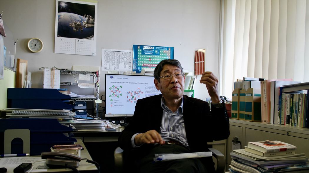 ようやく政府が動き出した…国内の材料だけで生み出せるエネルギー源｢ペロブスカイト太陽電池｣のすごさ 日本が既得権益に寄りそっているうちに中国は大量生産へ